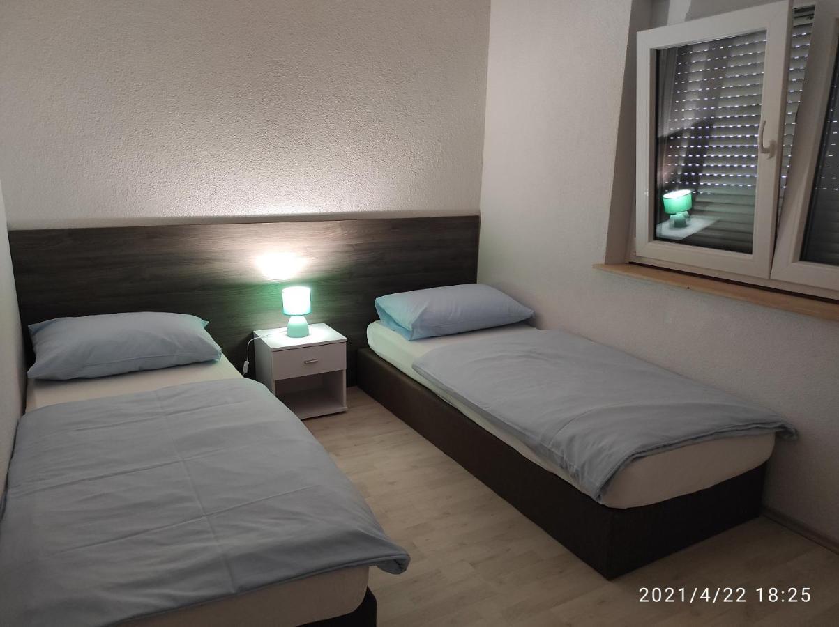 Apartmani Quattro Стариград-Паклениця Екстер'єр фото